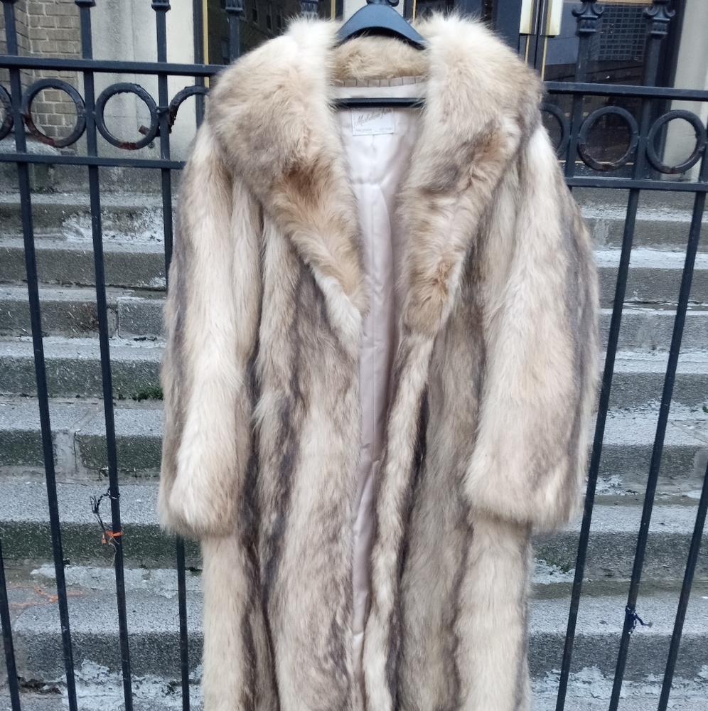 Mesheklow Furs Genuine dyed Fox unisex fur coat